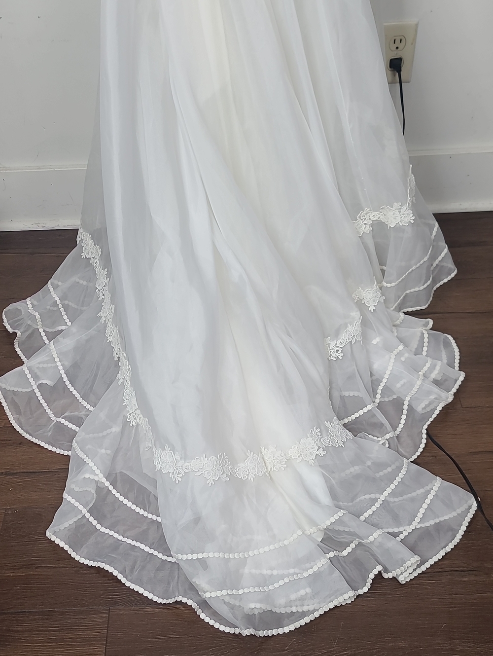Vtg 70s Bridal Originals White Lace Modest Long-Sleeve A-Line Wedding Dress 8 - Picture 13 of 16